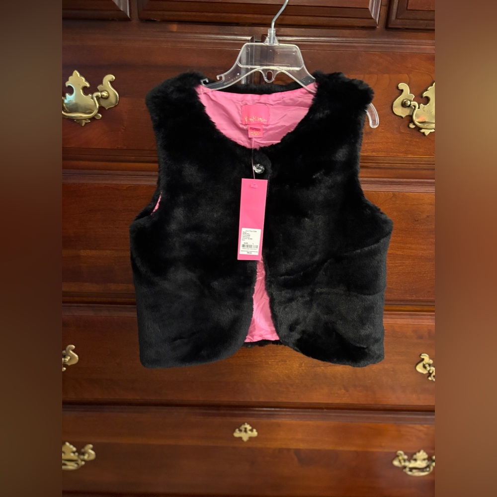 Lily Pulitzer Girls Winston Faux Fur Vest size L 8-10
NWT